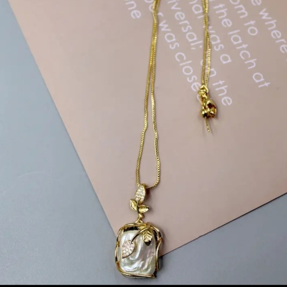 Handcrafted Artistic Natural Freshwater Baroque Pearl Set. - Picture 8 of 8